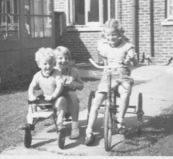 My Sisters And Me in England